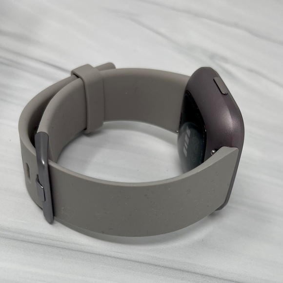 Like New - Fitbit Versa 2 - Picture 7 of 13